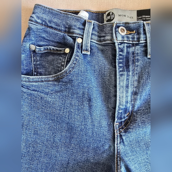Levi's Women's Blue Jeans - Picture 6 of 8